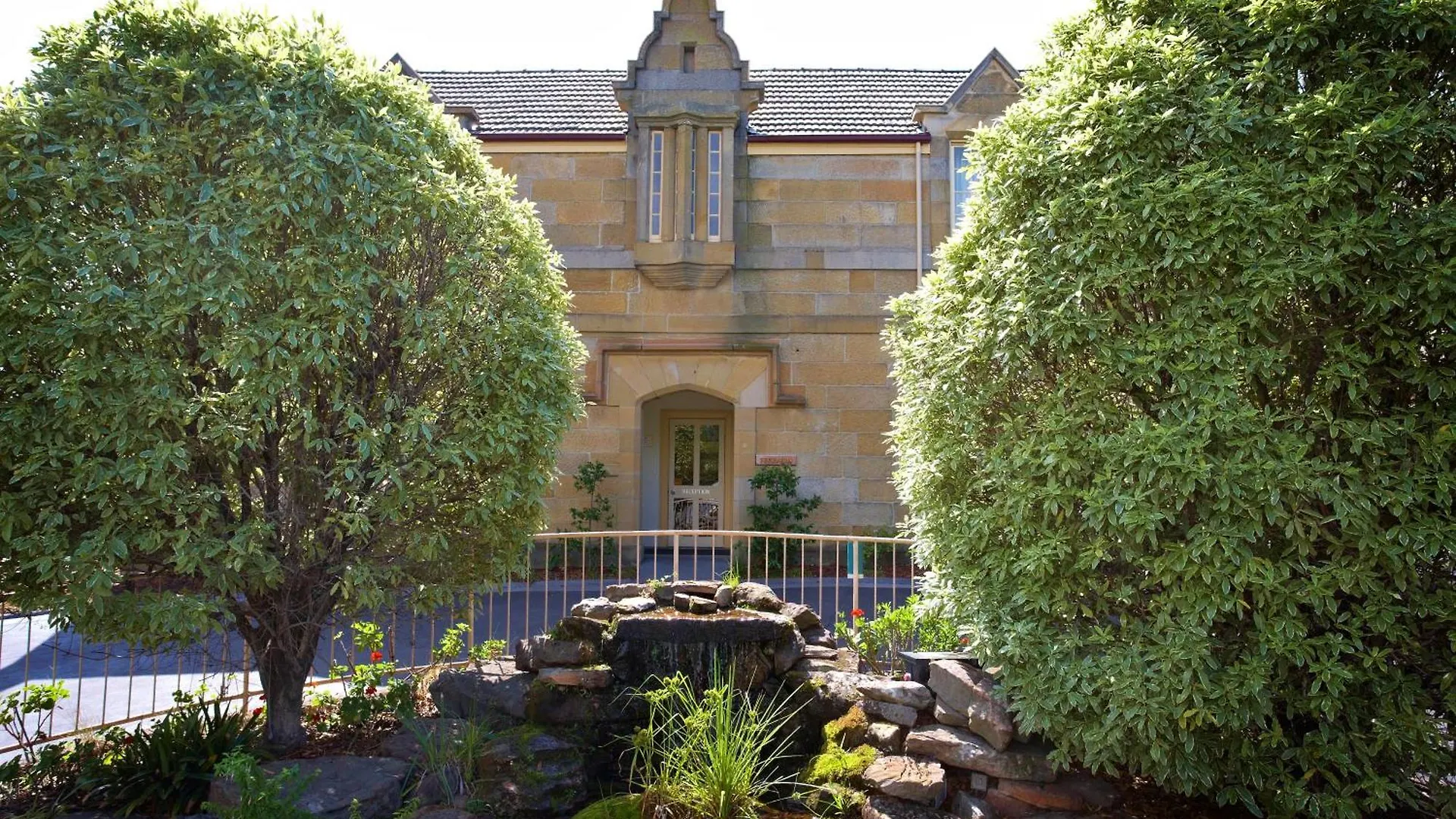 Quest Trinity House Aparthotel Hobart